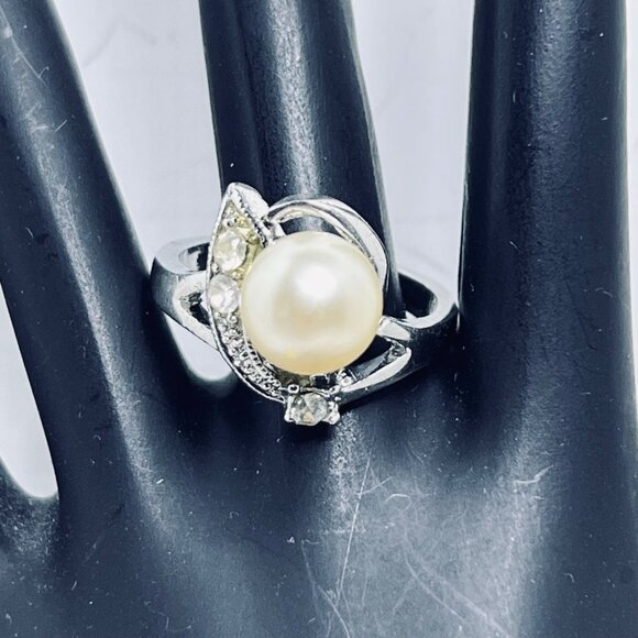 Silver Tone Rhinestone & Faux Pearl Statement Ring Size 6.25 (R429) - Picture 2 of 8